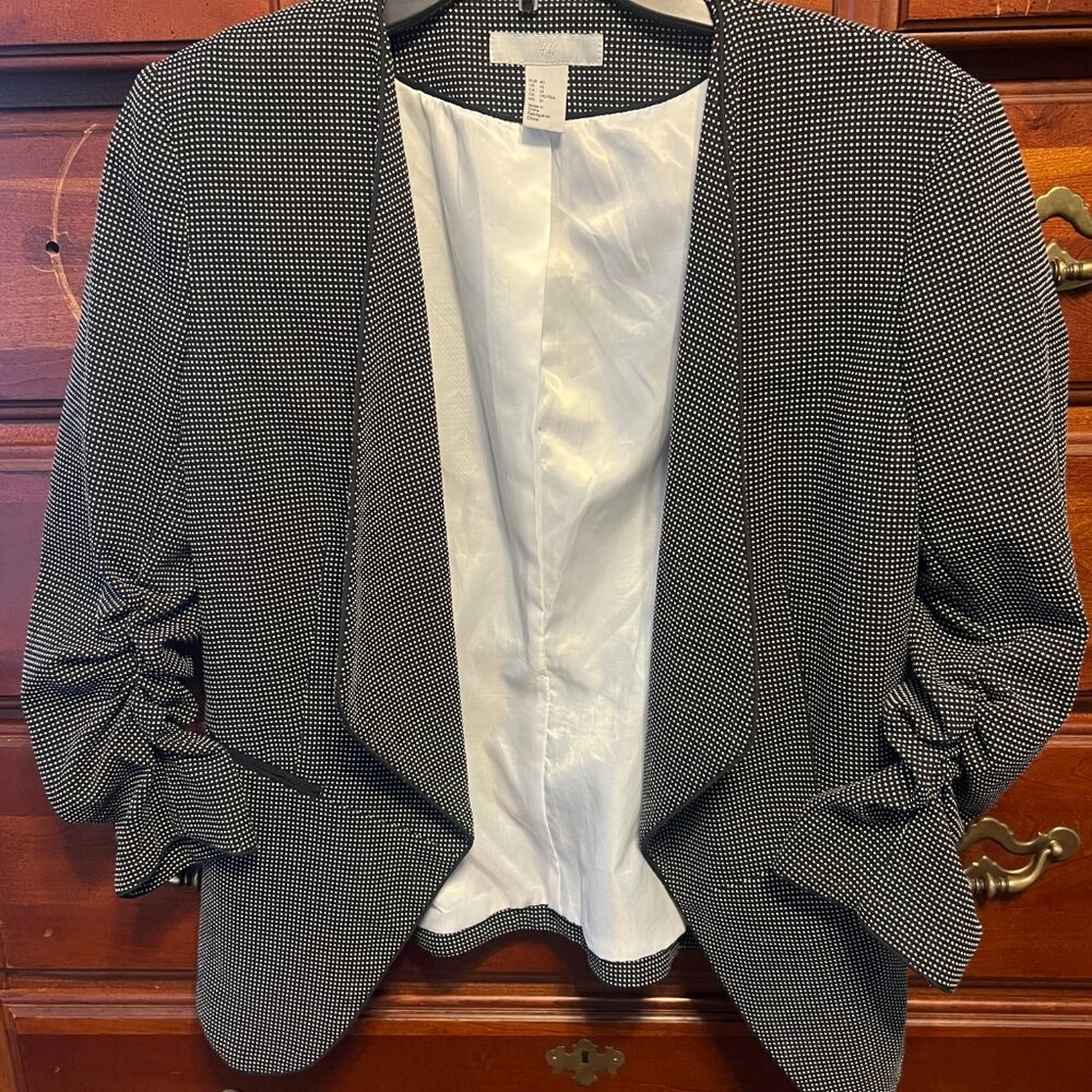 H&M black and white size 10 blazer
